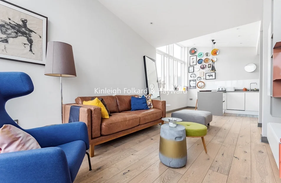 Flat Brockley Road in Greater London