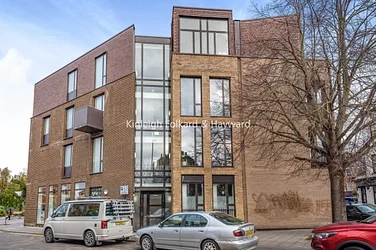 Flat Brockley Road in Greater London