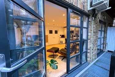 Flat Hatton Place in Greater London