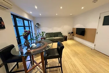 Flat Hatton Place in Greater London