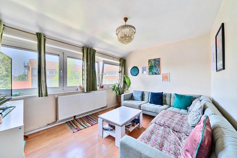 Room Garnies Close in Greater London