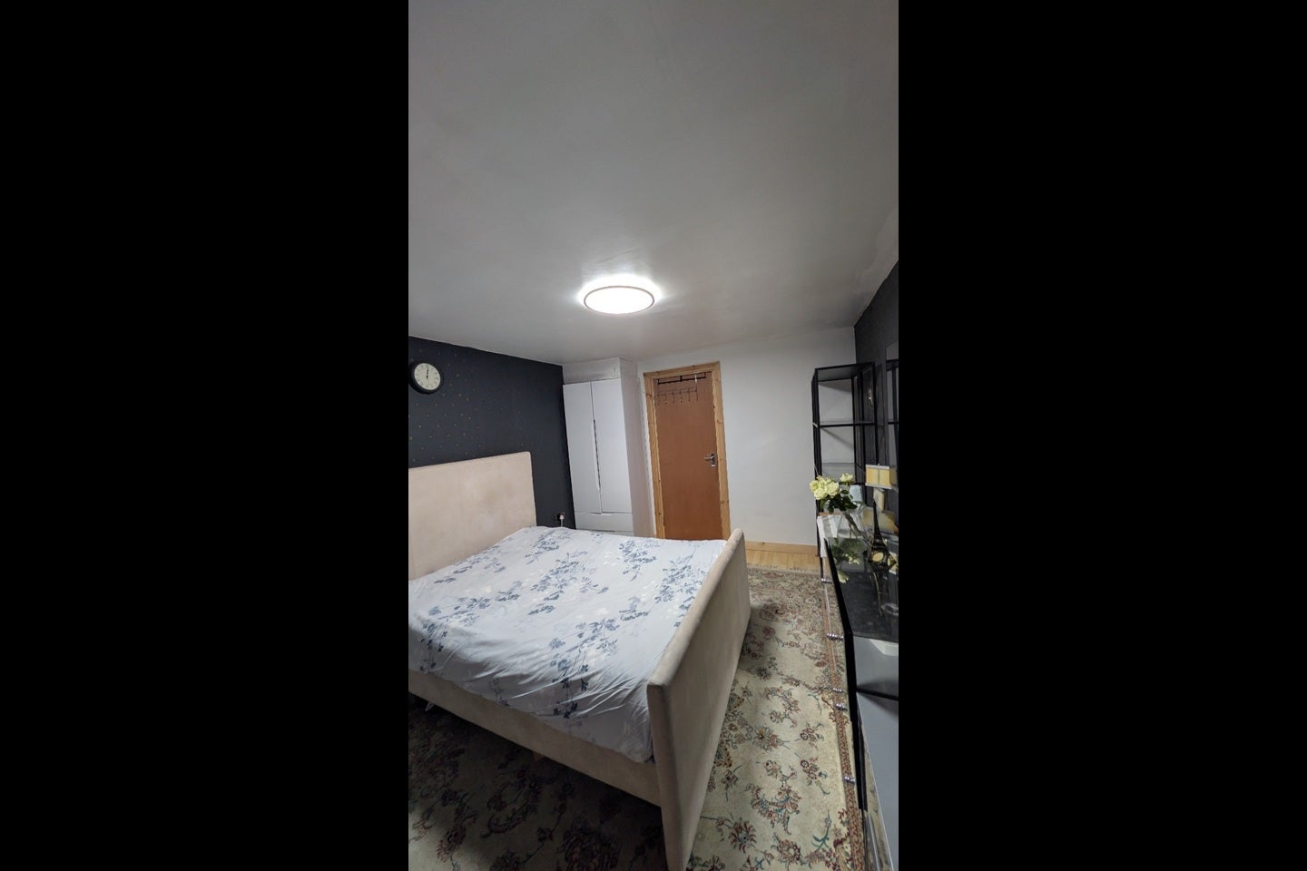 Room Riverdale Road in Manchester