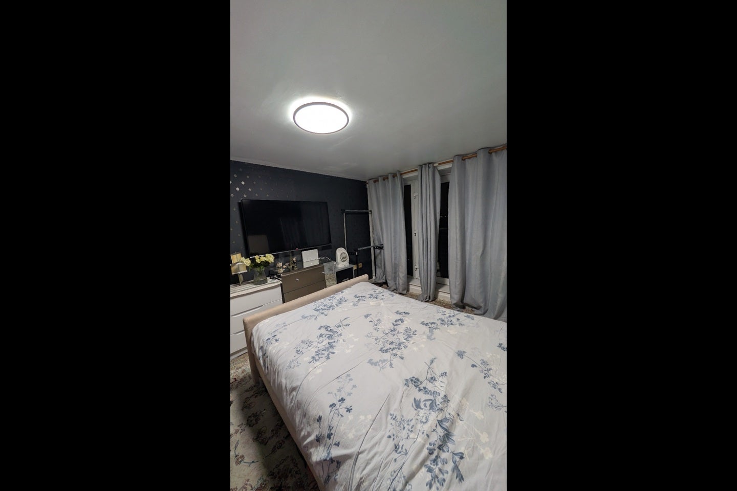 Room Riverdale Road in Manchester