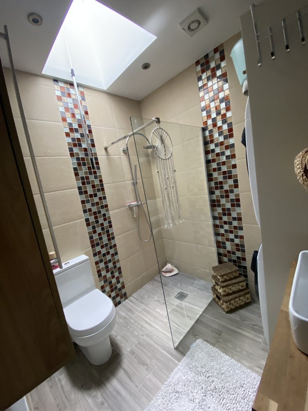 Room Ingram Road in Greater London