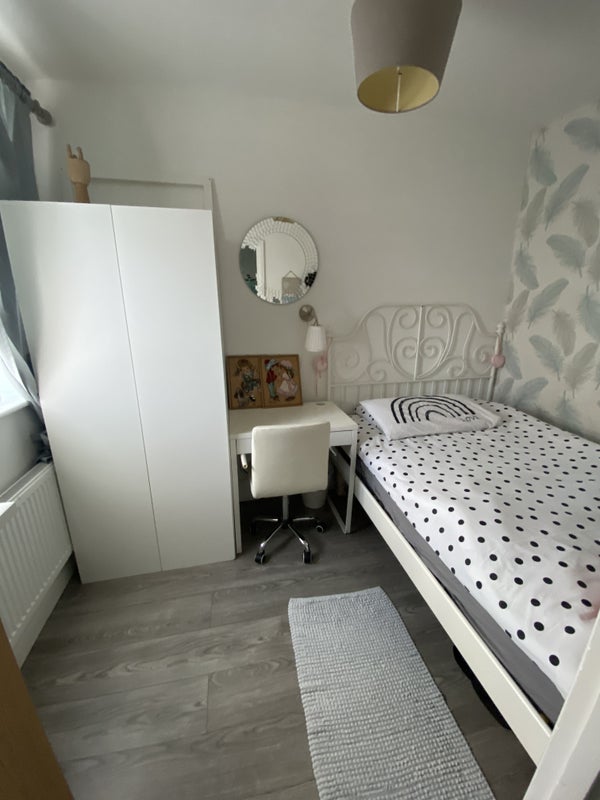 Room Ingram Road in Greater London