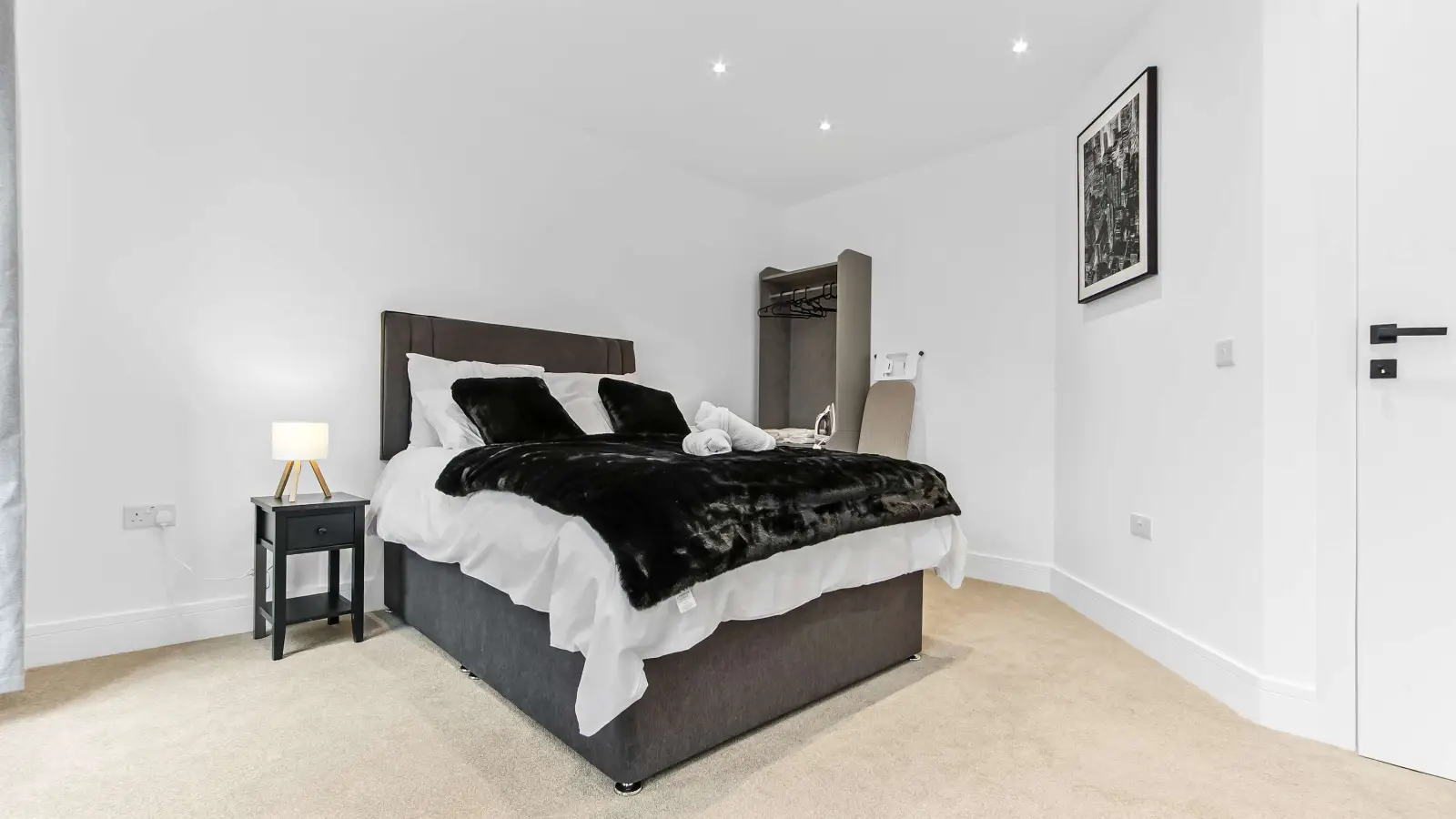 Flat Vincent Road in Greater London