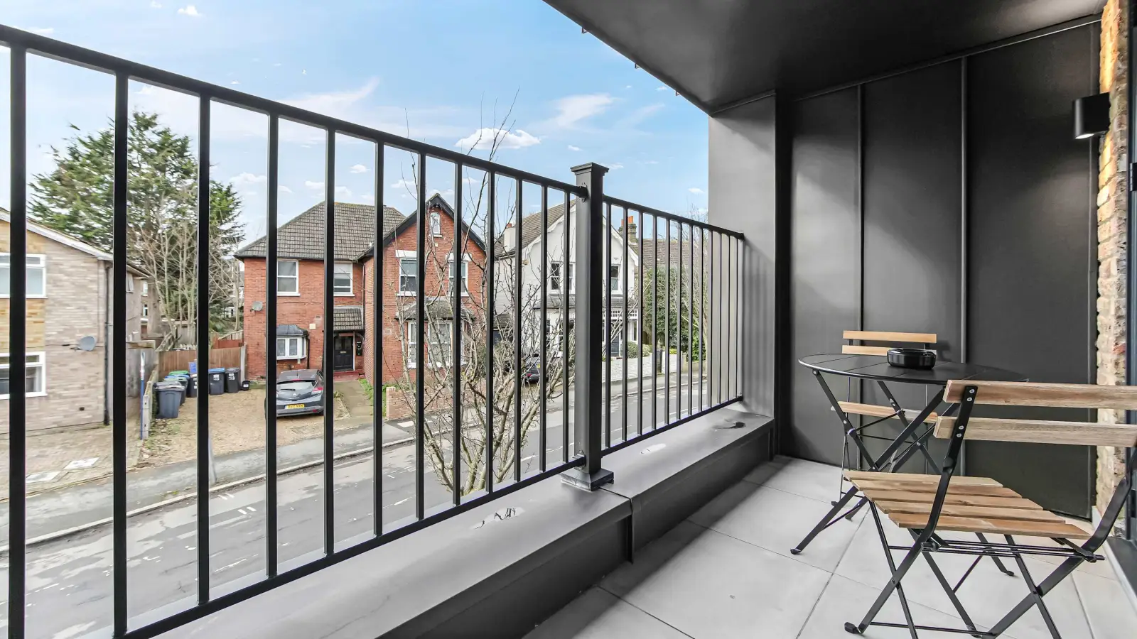 Flat Vincent Road in Greater London