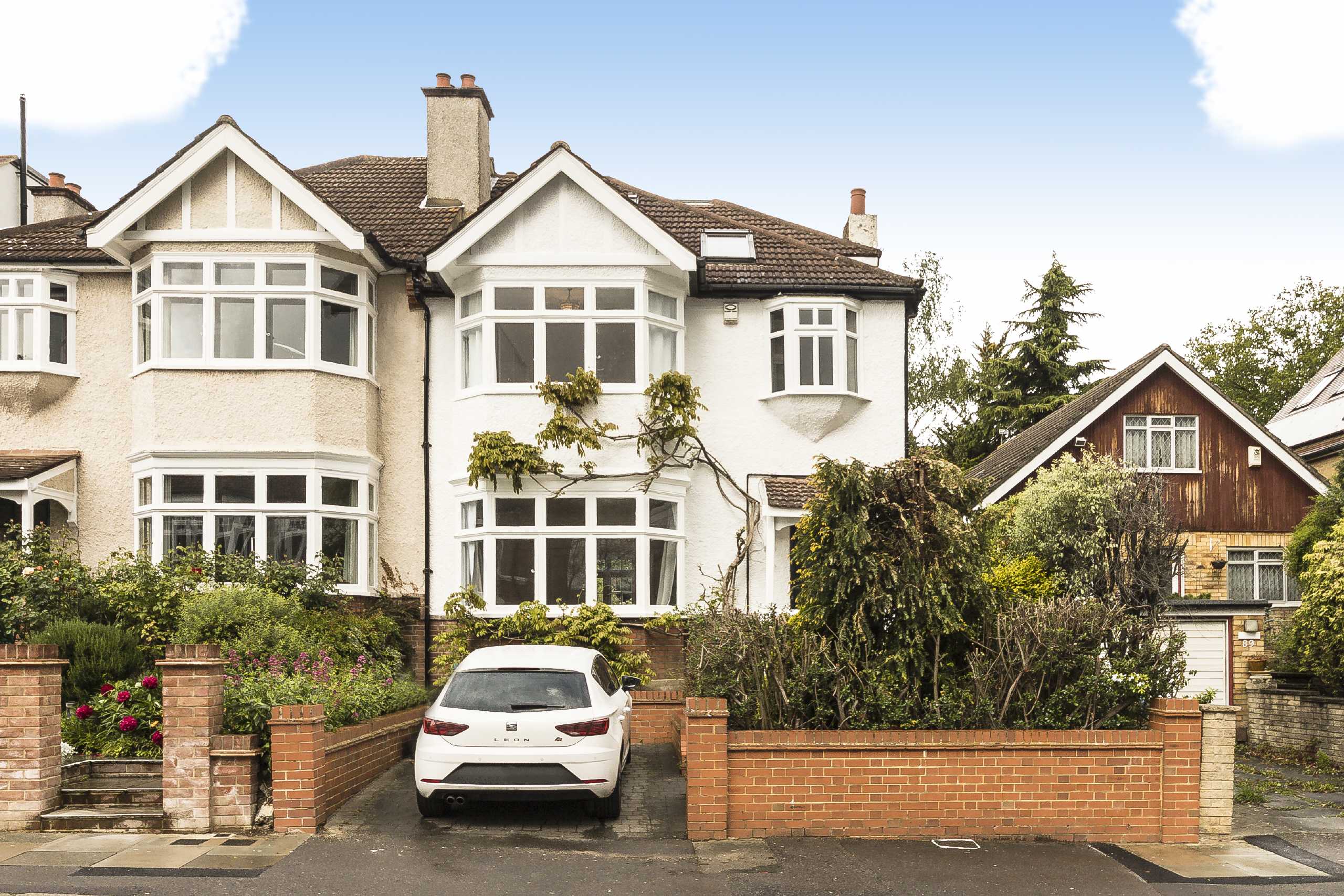 House Dora Road in Greater London