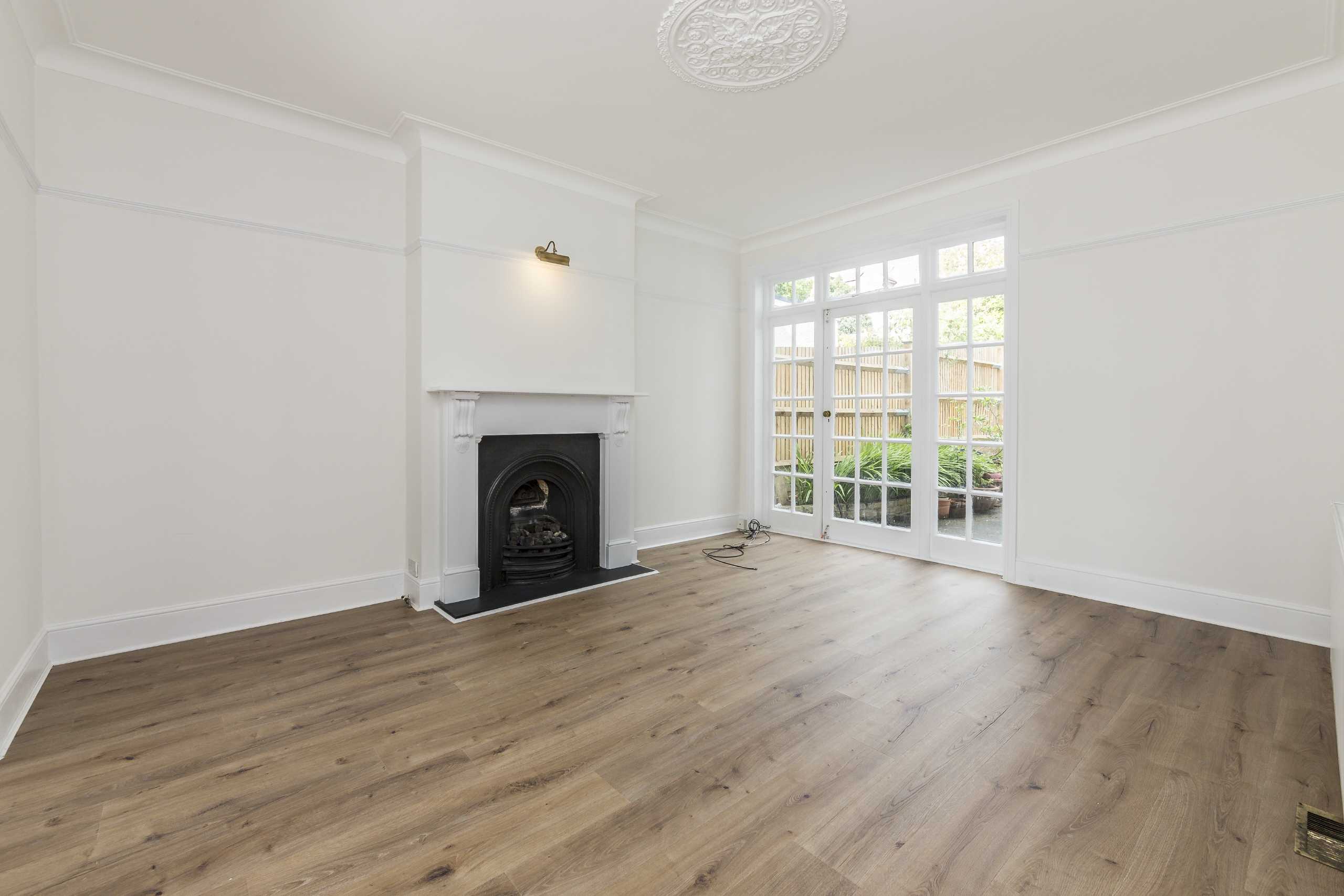 House Dora Road in Greater London