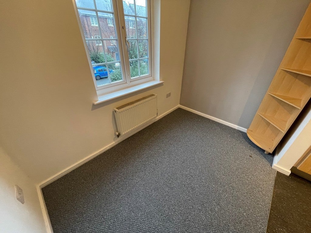 House Langbourne Close in Bolton