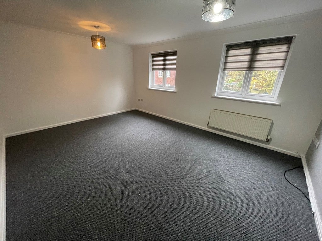 House Langbourne Close in Bolton