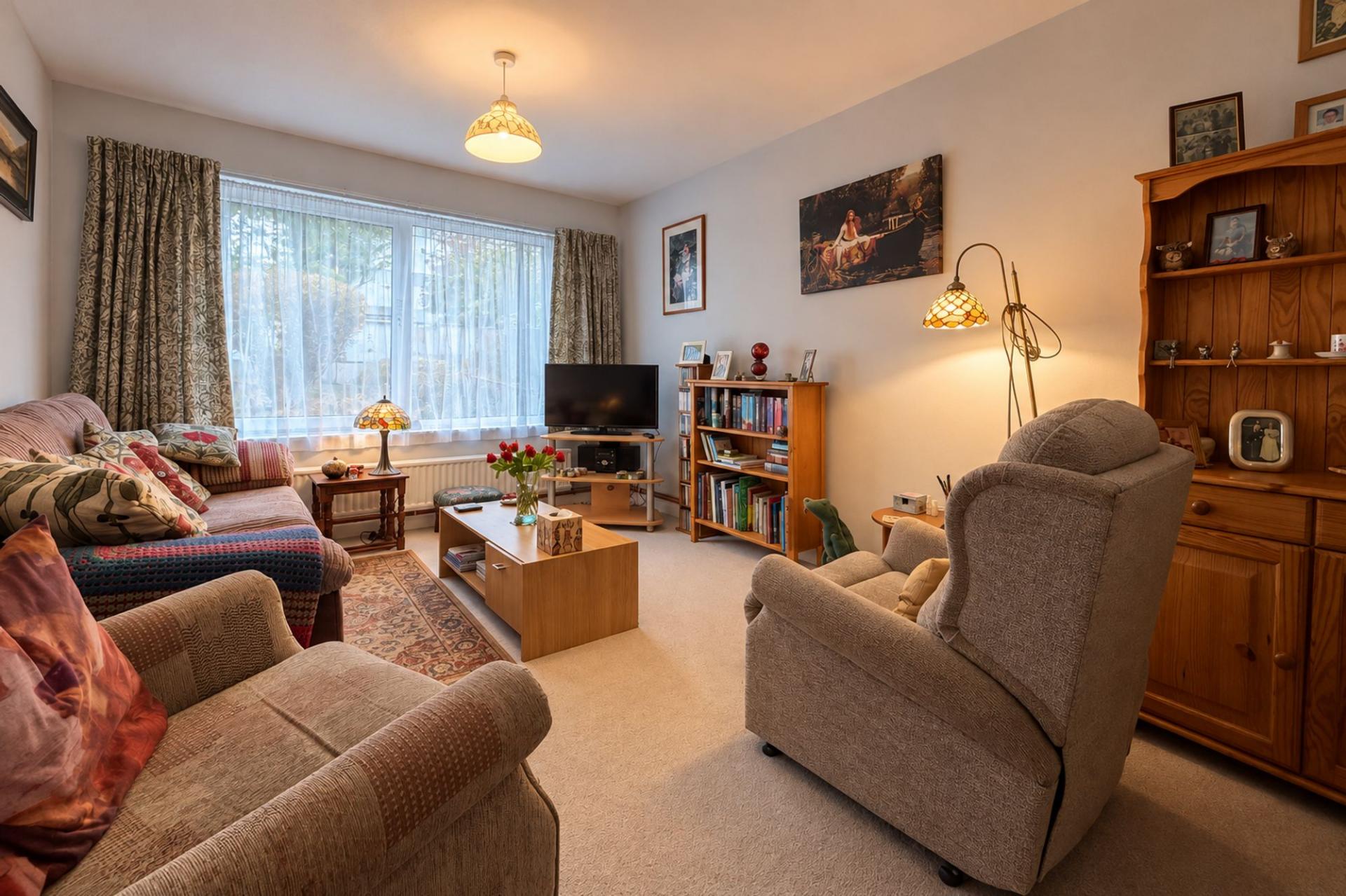 Flat Gosford Hill Court in Cherwell District