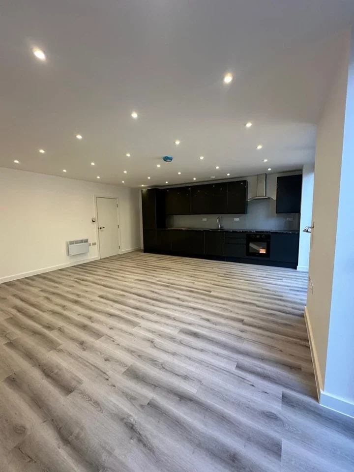 Flat Bakers Avenue in Greater London