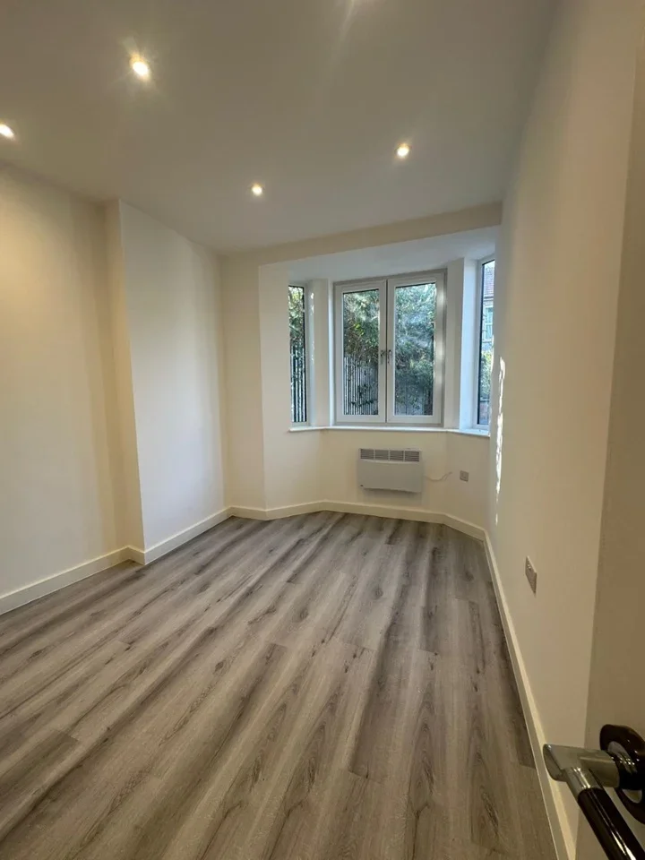 Flat Bakers Avenue in Greater London