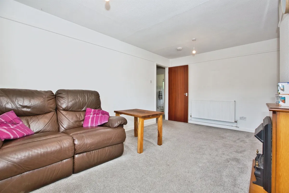 Flat Taranto Hill in Ilchester