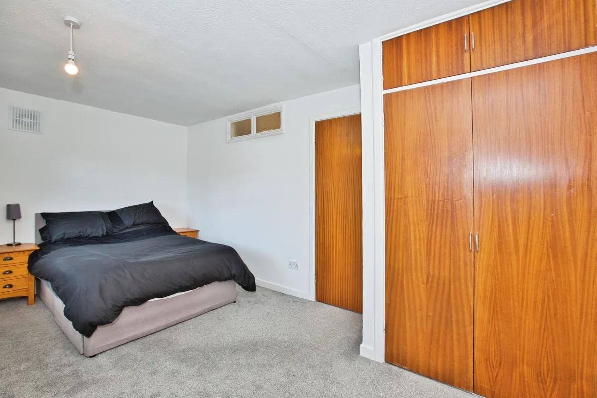Flat Taranto Hill in Ilchester