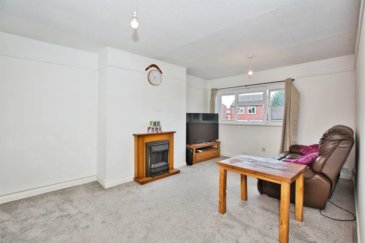 Flat Taranto Hill in Ilchester
