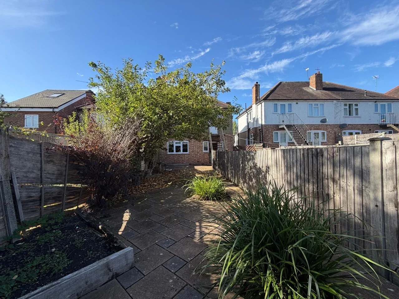 Flat Kenerne Drive in Greater London