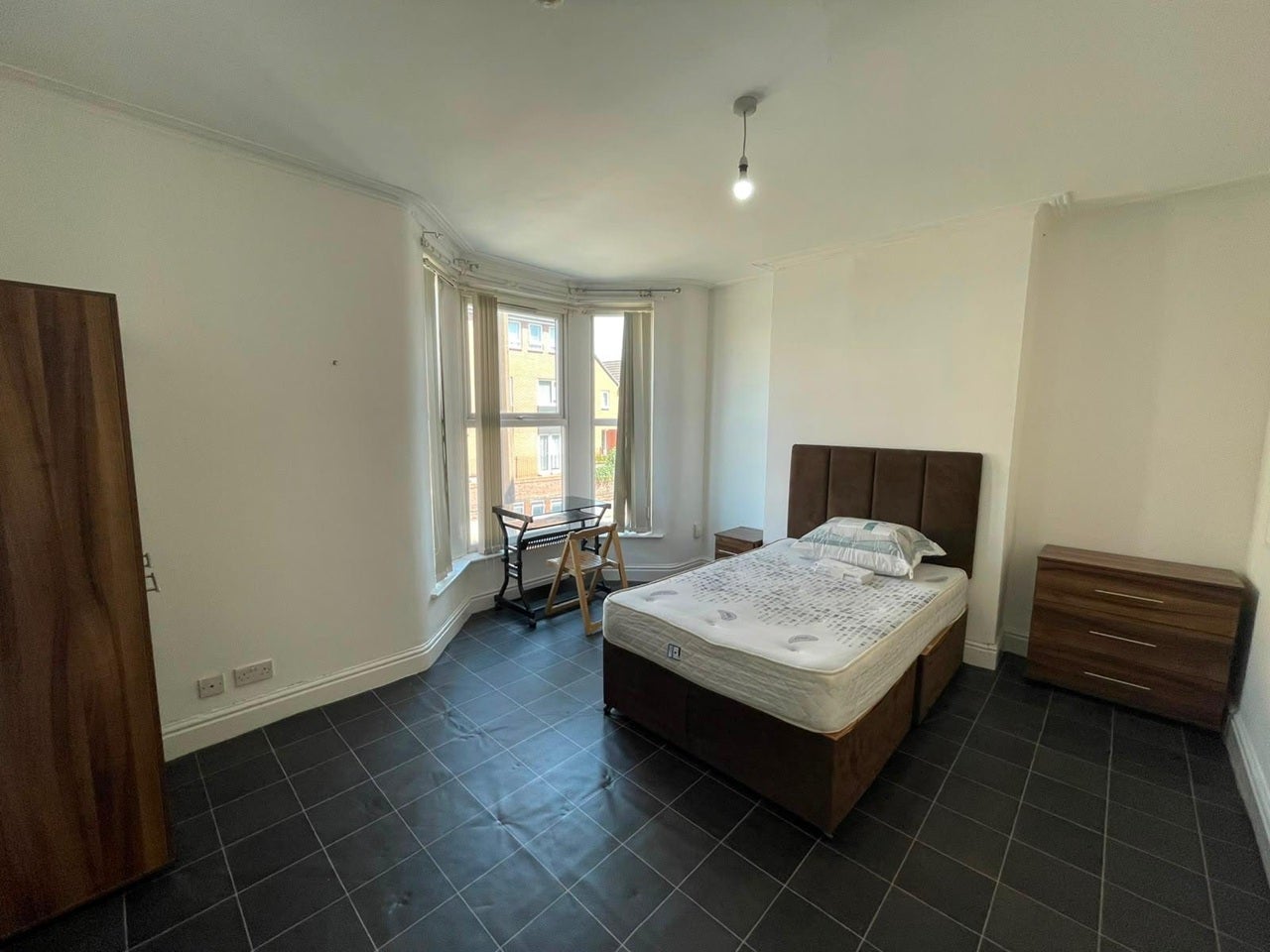 Room Picton Road in Liverpool