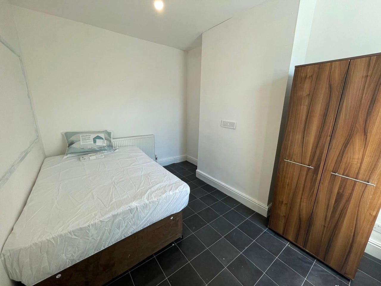 Room Picton Road in Liverpool
