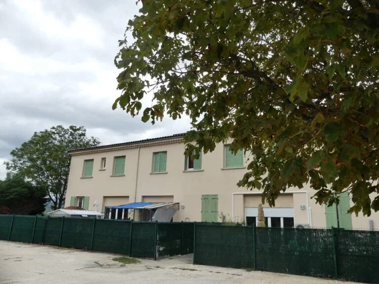 Appartement Avenue de la Résistance à Mirabel-aux-Baronnies