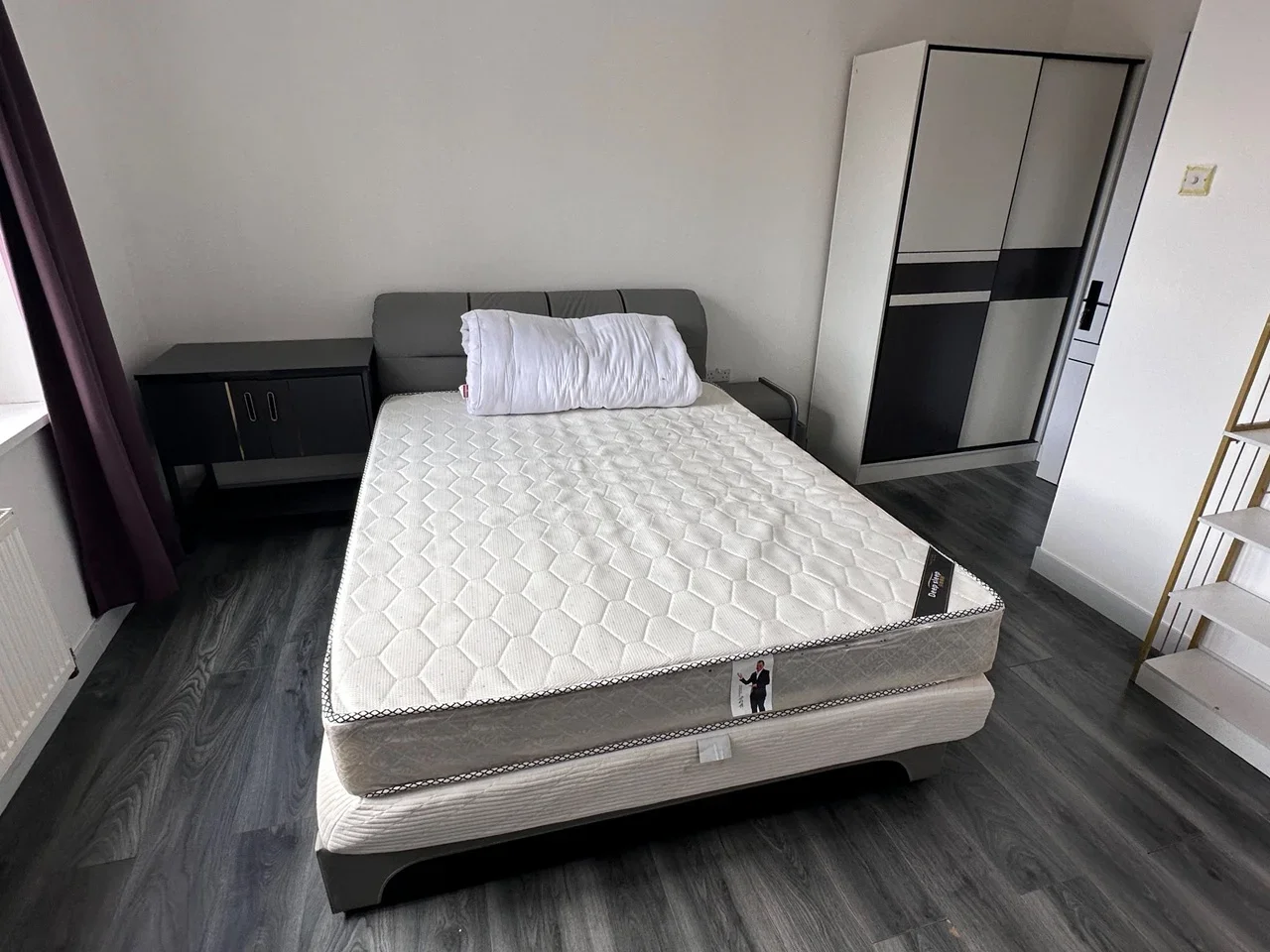 Room Theobald Street in Hertsmere