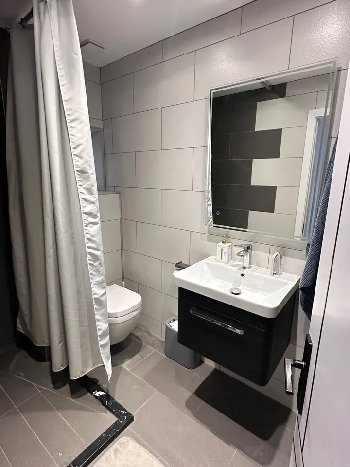 Room Theobald Street in Hertsmere