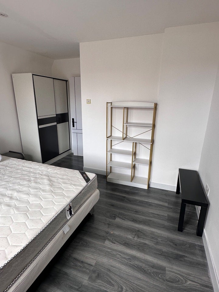 Room Theobald Street in Hertsmere