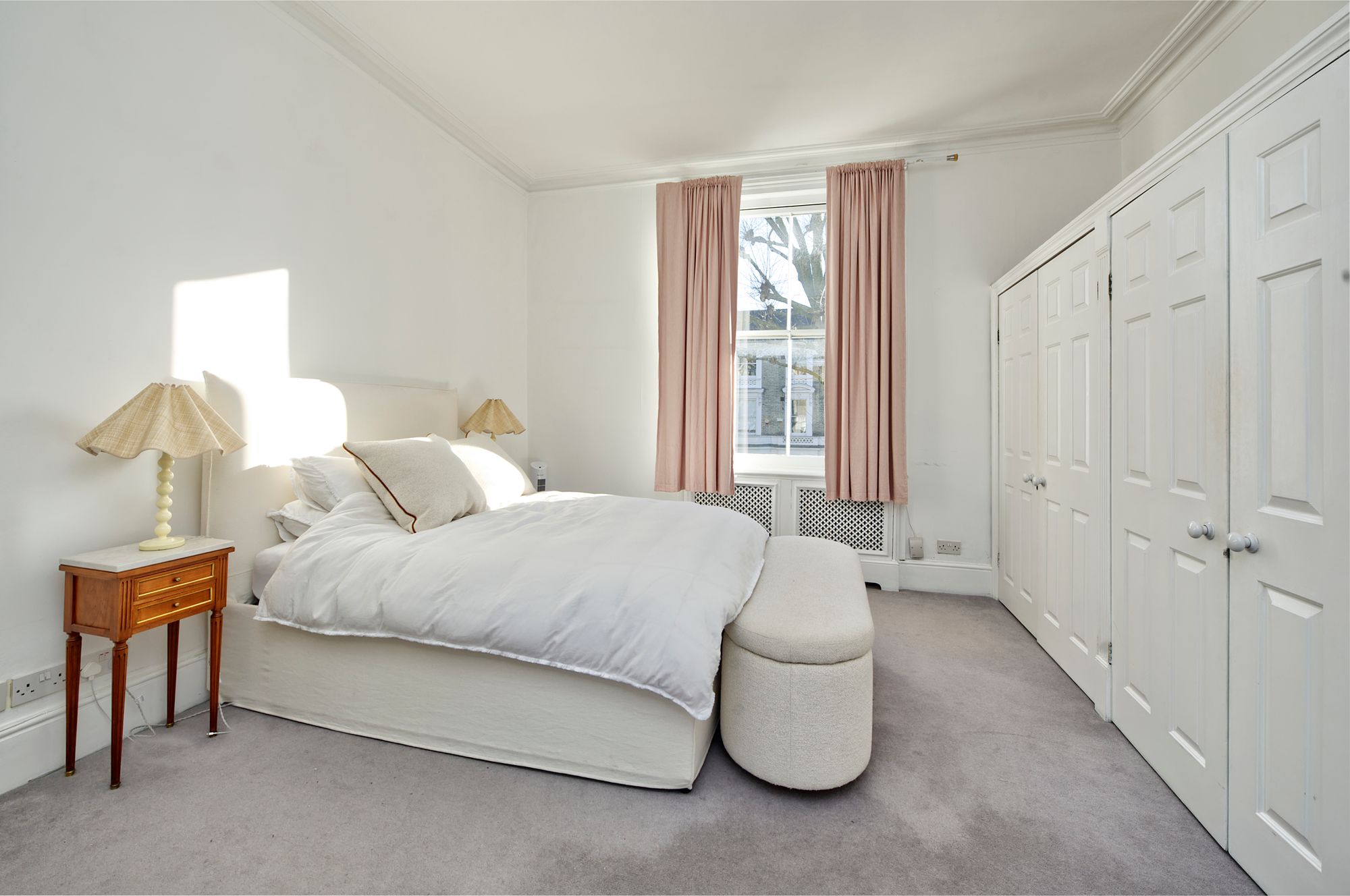 Flat Fellows Road in Greater London