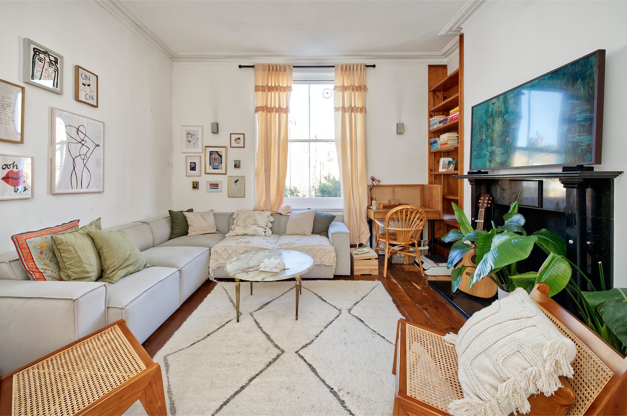 Flat Fellows Road in Greater London