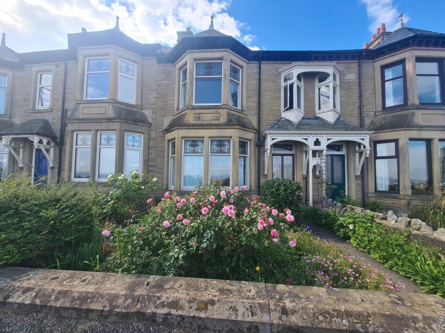 Flat Marine Road East in Lancaster
