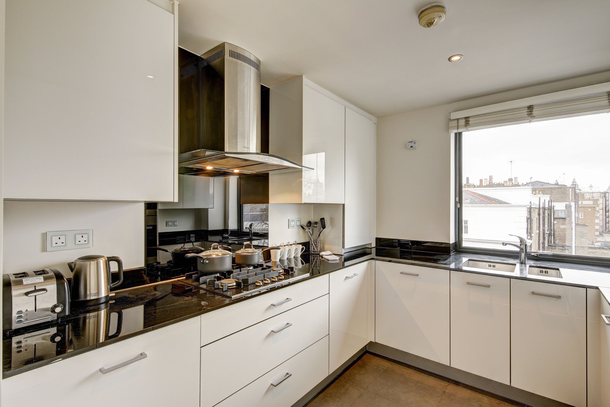 Flat Fulham Road in Greater London
