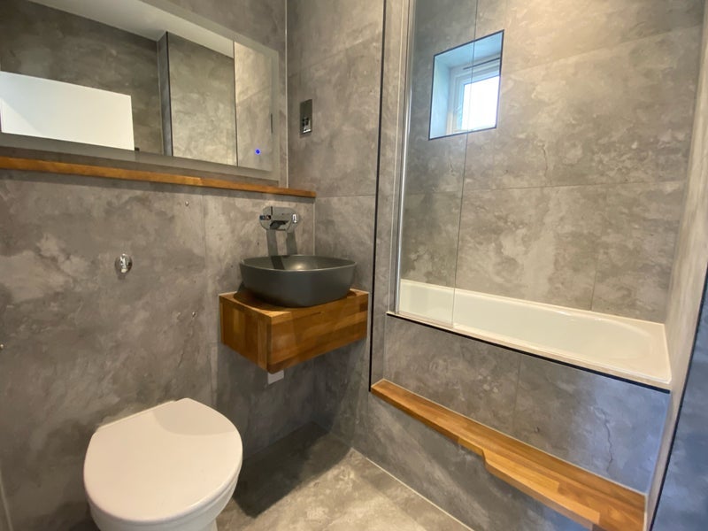 Room Pitt Crescent in Greater London
