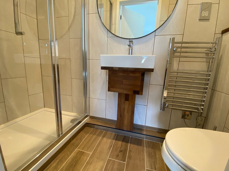 Room Pitt Crescent in Greater London
