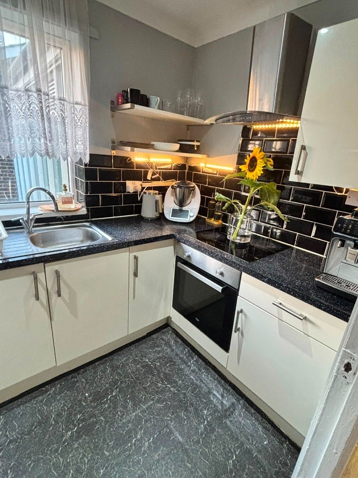 Flat Eynsham Drive in Greater London