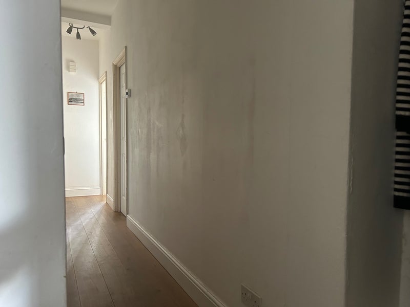 Room Shore Place in Greater London