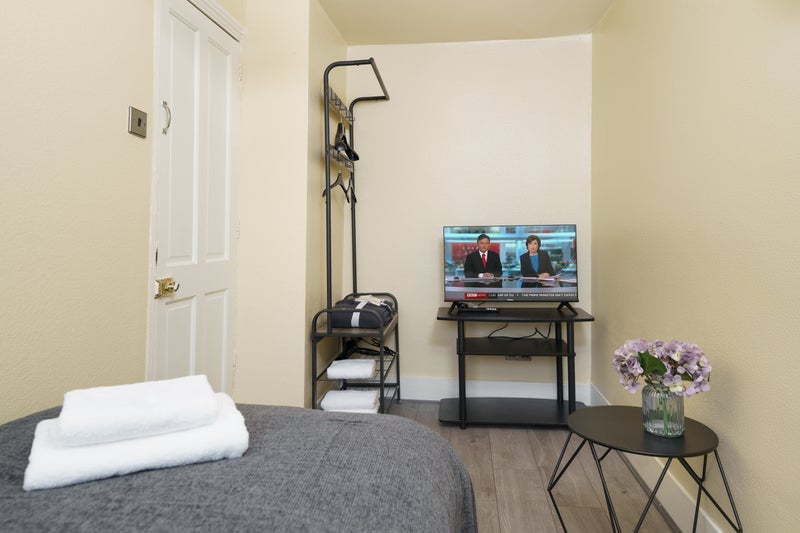 Flat Glyn Road in Greater London