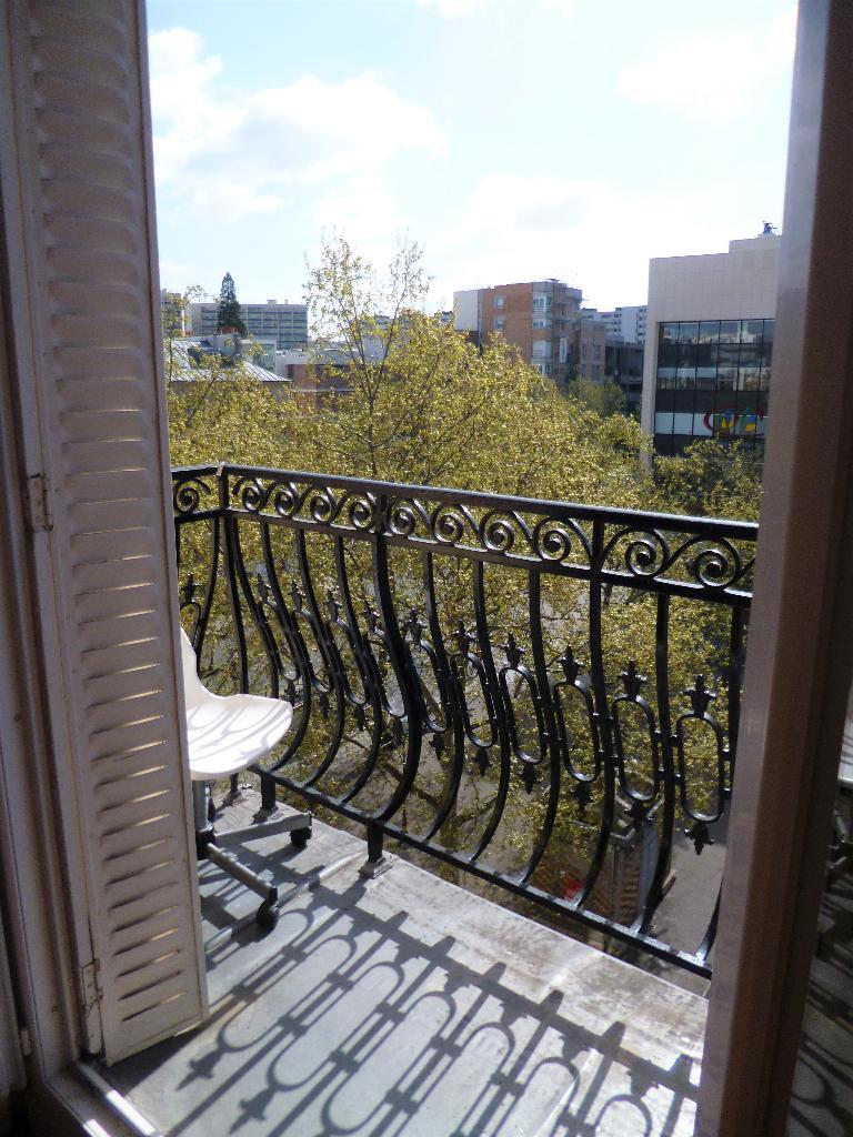 Flat Rue du Sergent Bauchat in Paris
