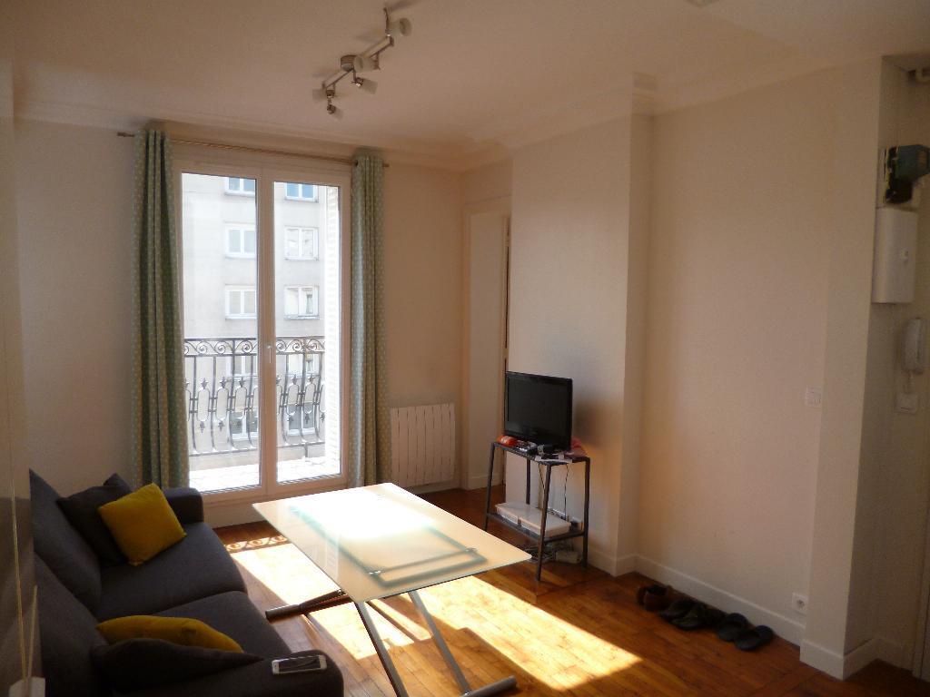 Flat Rue du Sergent Bauchat in Paris