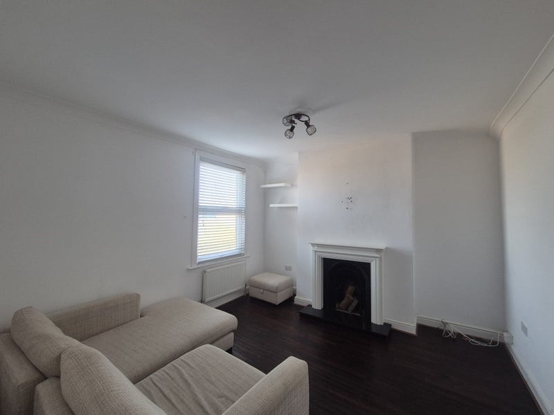 Room Friern Barnet Road in Greater London