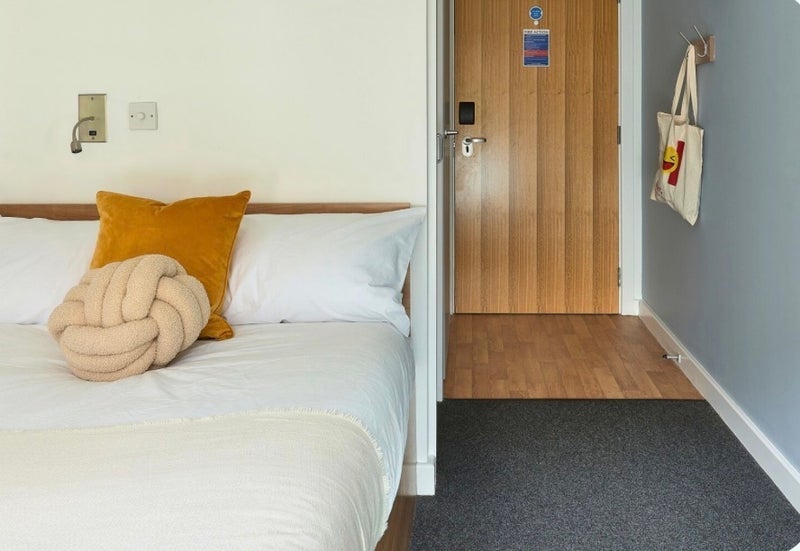 Room Stretford Road in Manchester