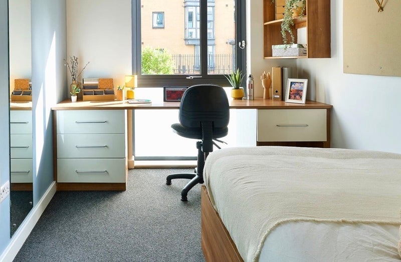 Room Stretford Road in Manchester