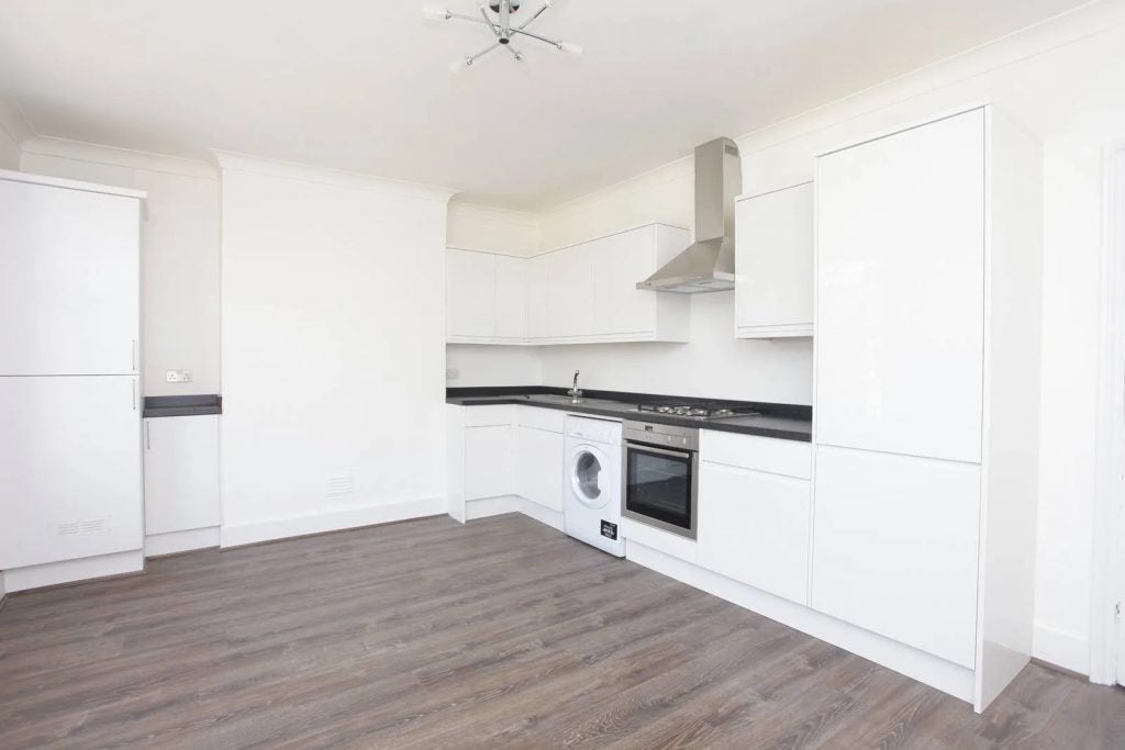 Flat Ravenshurst Avenue in Greater London