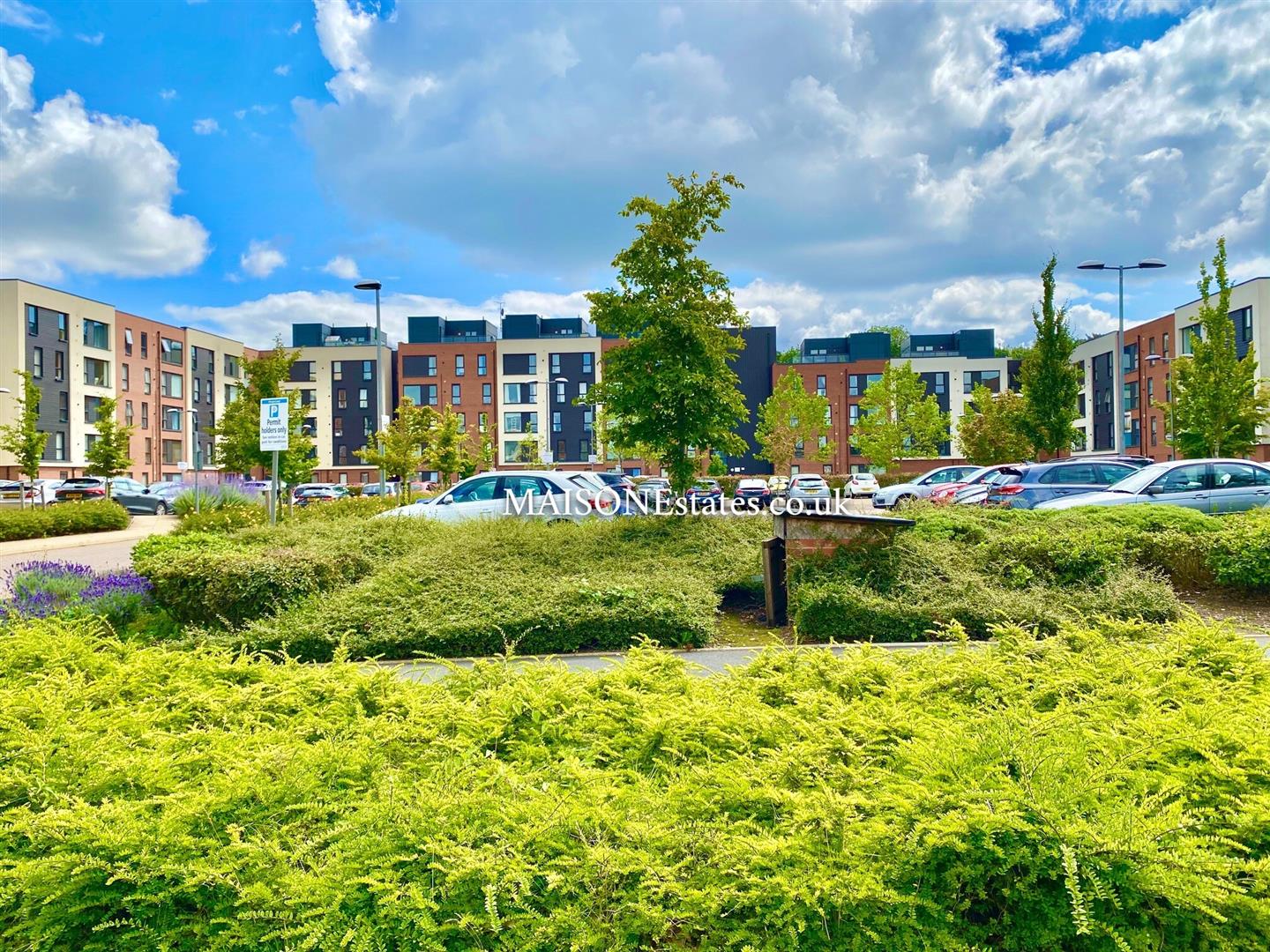 Flat Monticello Way in Coventry