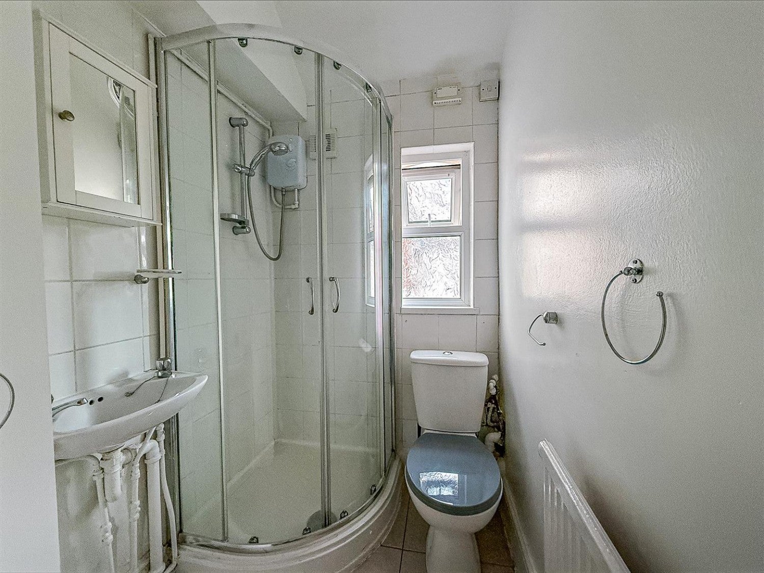 Flat Connaught Road in Cardiff