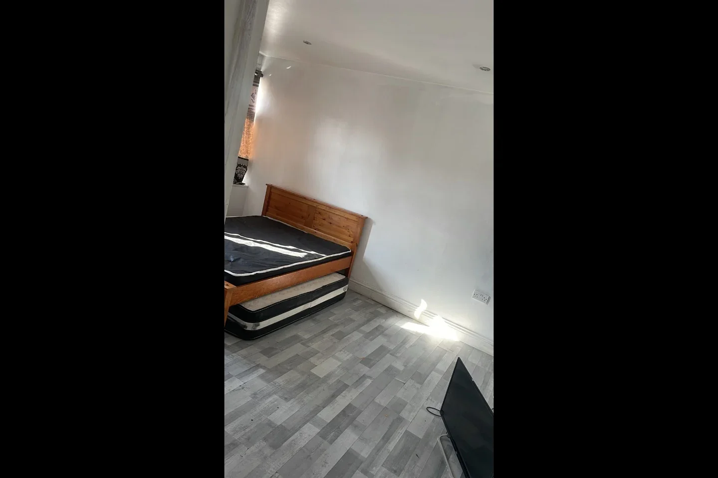 Room Lansbury Drive in Greater London