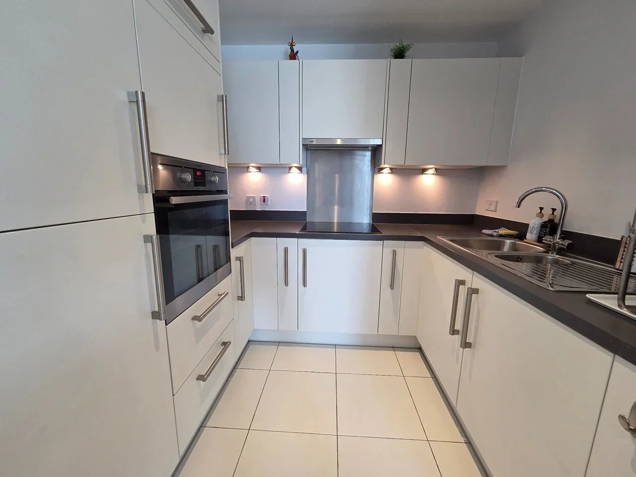 Flat Bessemer Place in Greater London