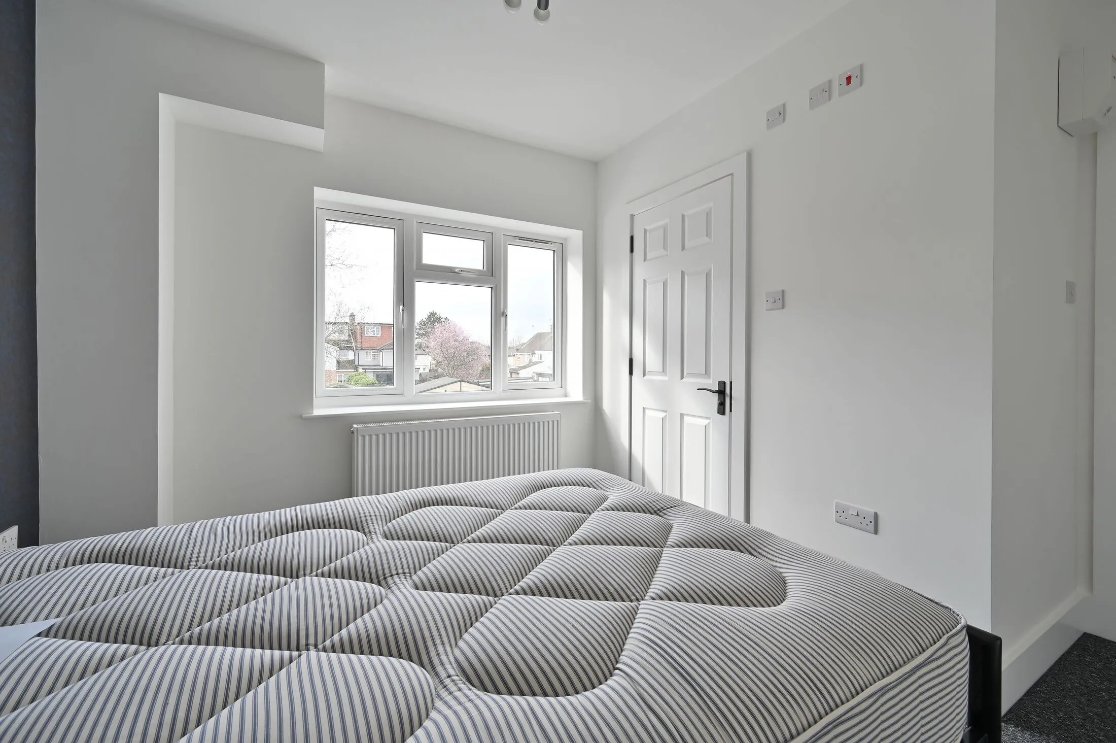 Room Whippendell Road in Watford