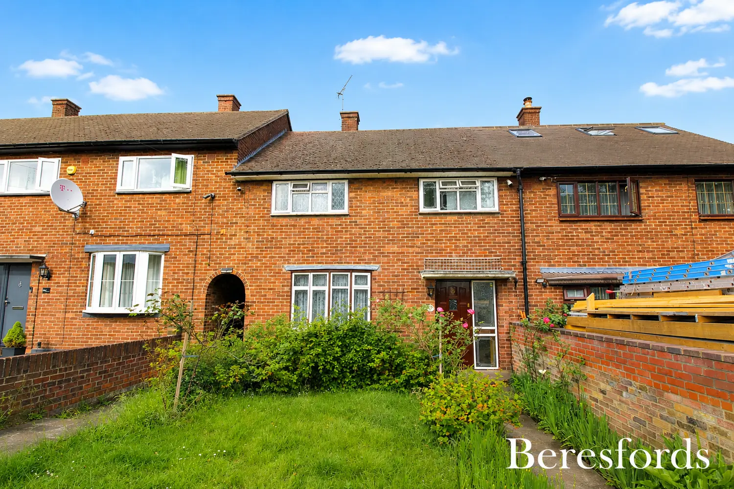 House Wickford Drive in Greater London