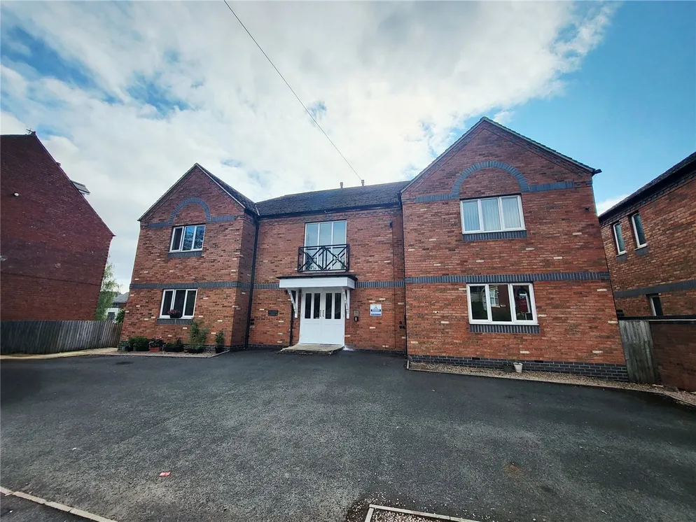 Flat Roundhill Wharf in Wyre Forest